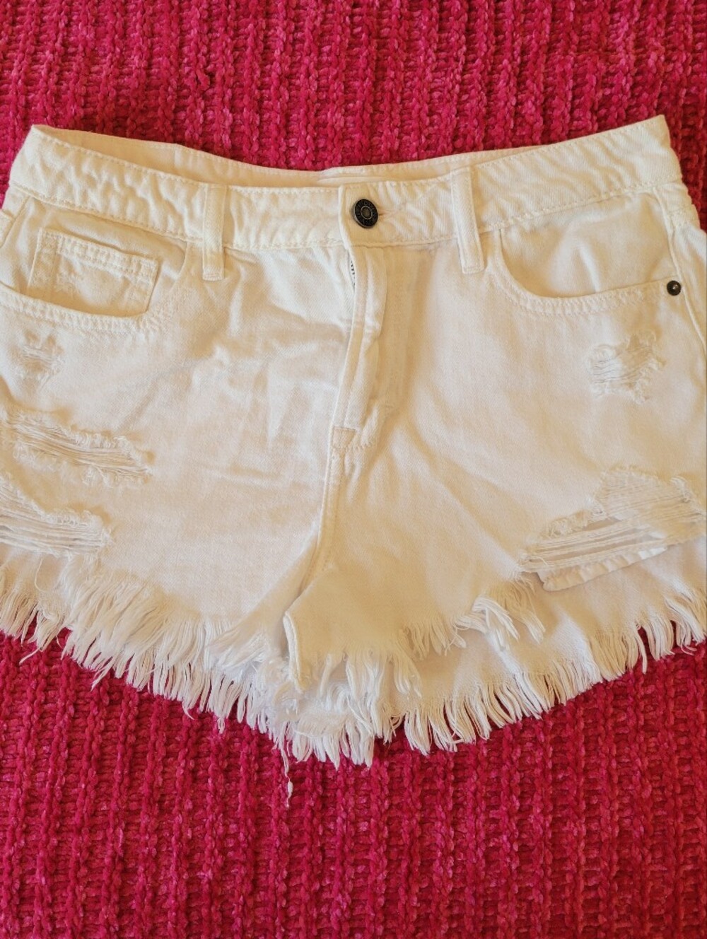 Women’s White Frayed Hem Distressed Denim Shorts